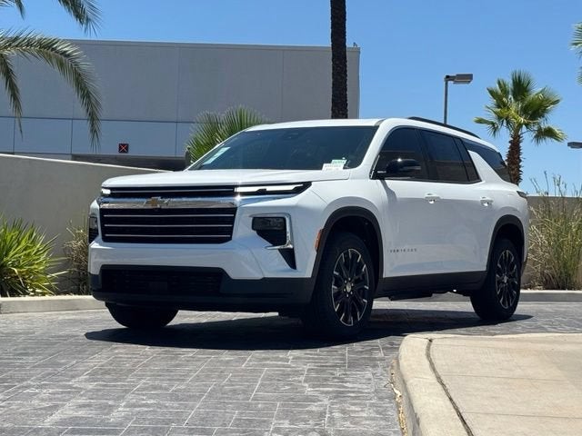 2026 Chevrolet Traverse LT in Summit White — front three-quarter view