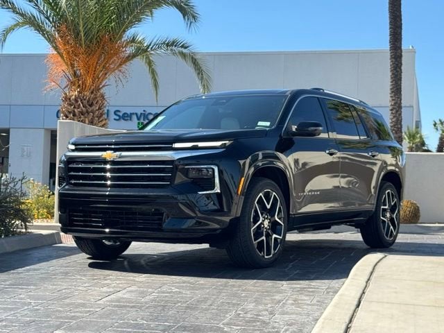 2026 Chevrolet Traverse High Country in Mosaic Black Metallic — front three-quarter view