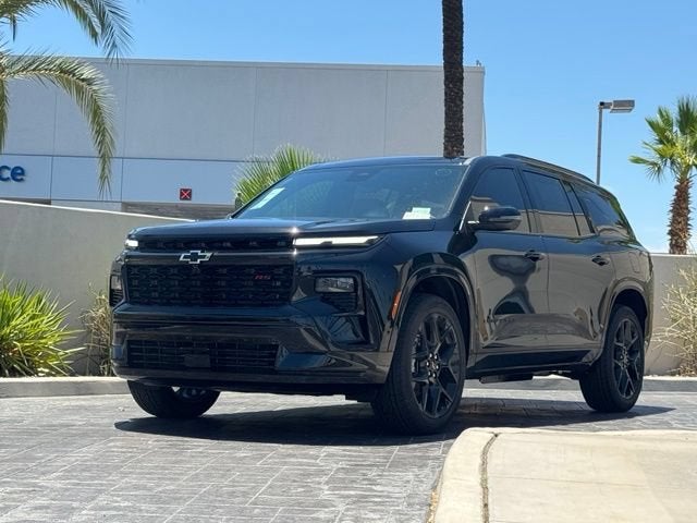 2026 Chevrolet Traverse RS in Mosaic Black Metallic — front three-quarter view