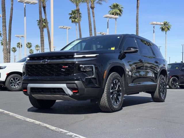 2025 Chevrolet Traverse Z71 in Mosaic Black Metallic — front three-quarter view