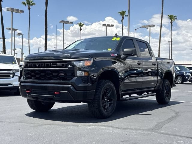 2024 Chevrolet Silverado 1500 Custom Trail Boss in Black — front three-quarter view