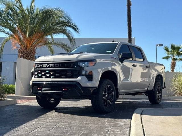 2026 Chevrolet Silverado 1500 Custom Trail Boss in White Sands — front three-quarter view