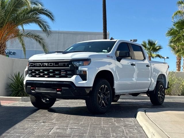 2026 Chevrolet Silverado 1500 Custom Trail Boss in Summit White — front three-quarter view