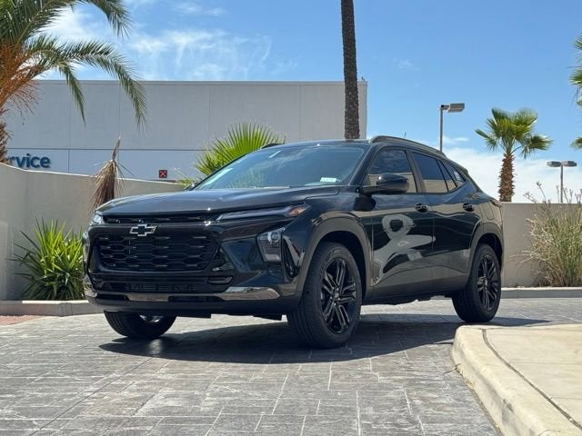 2026 Chevrolet Trax ACTIV in Mosaic Black Metallic — front three-quarter view
